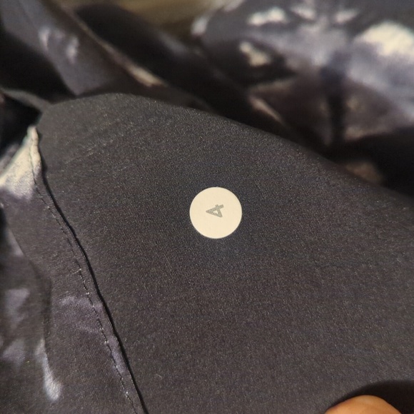 Lululemon Cuffed shorts with pleats. - Picture 2 of 6